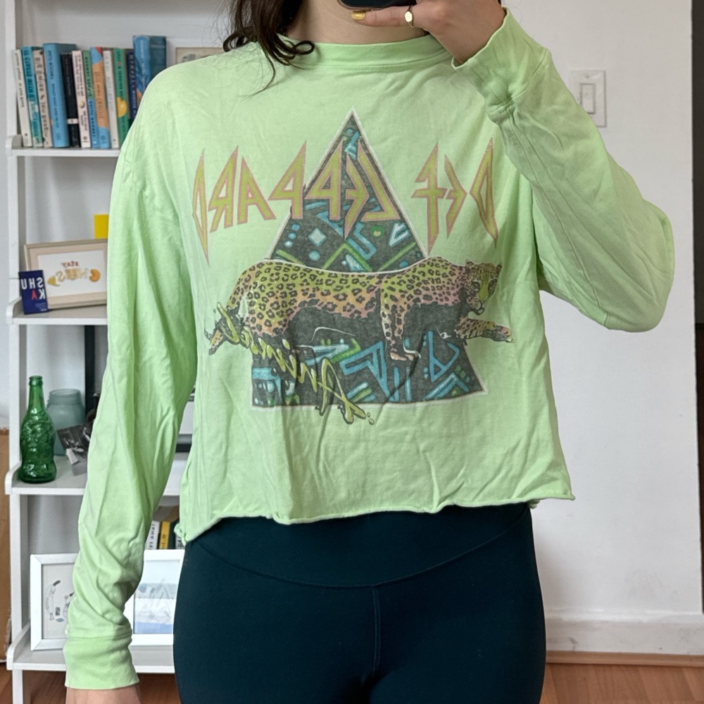 Daydreamer - Def Leppard green long sleeve crop top